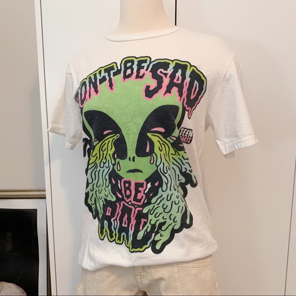 Alien Graphic Tee Shirt